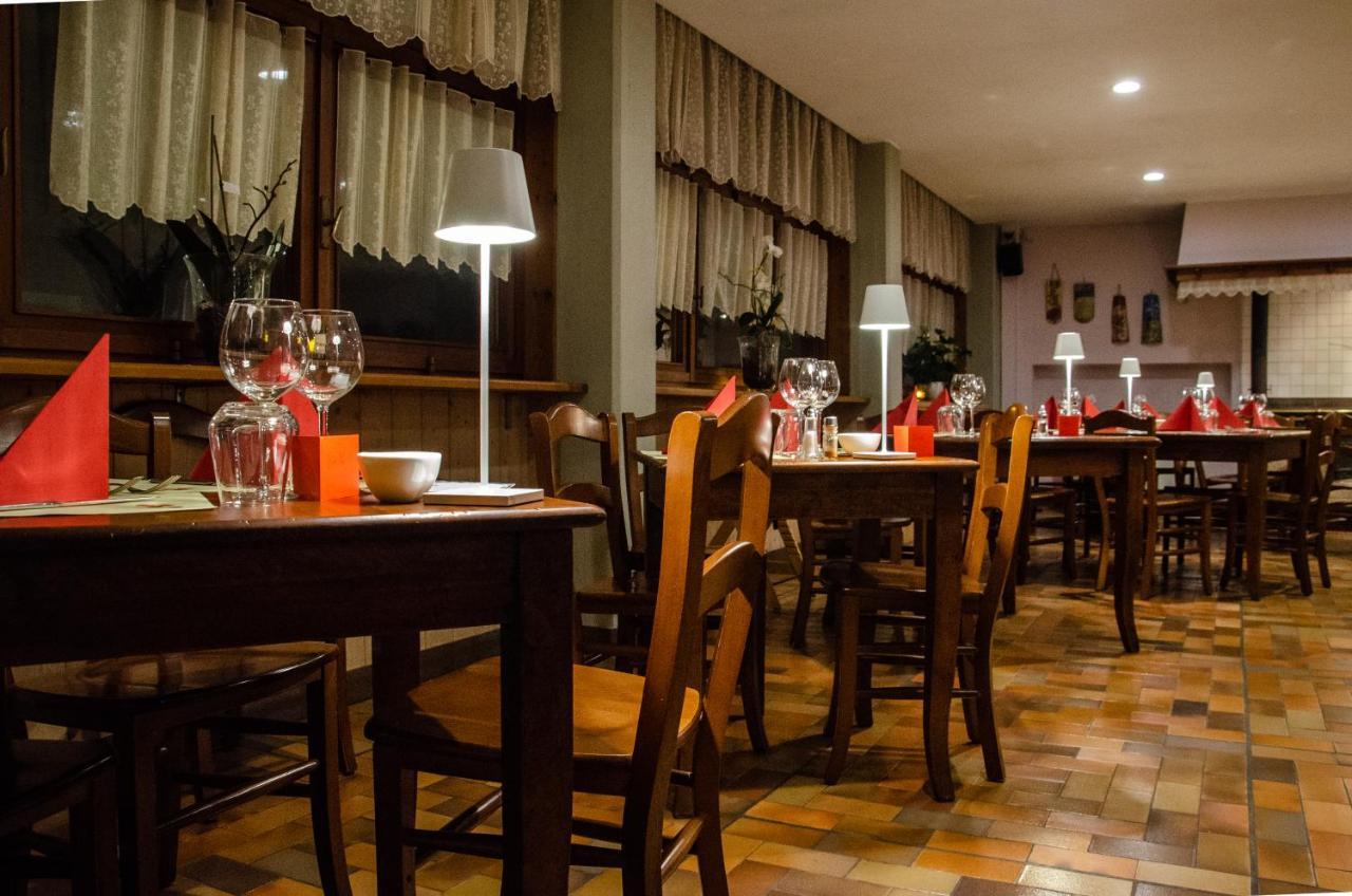 Al Fogolar Rooms & Osteria With Saunaland Tolmezzo Bagian luar foto